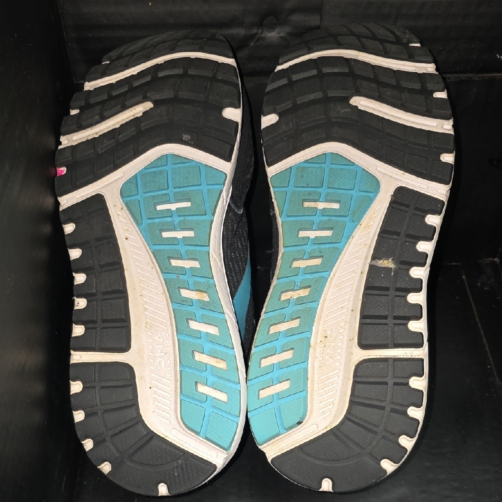 Brooks Ariel Womens Athletic Shoes - Black and Light Blue - Picture 3 of 9